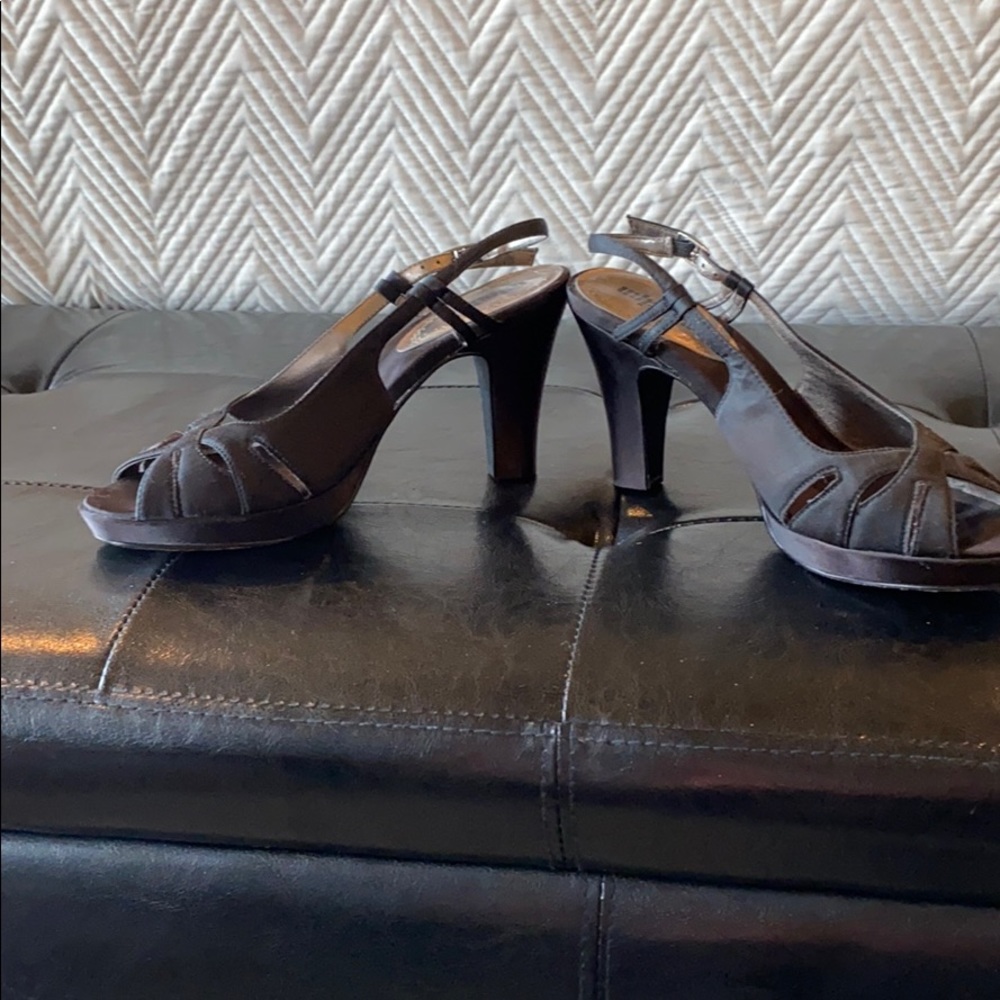 Classy High Heels - Picture 2 of 5